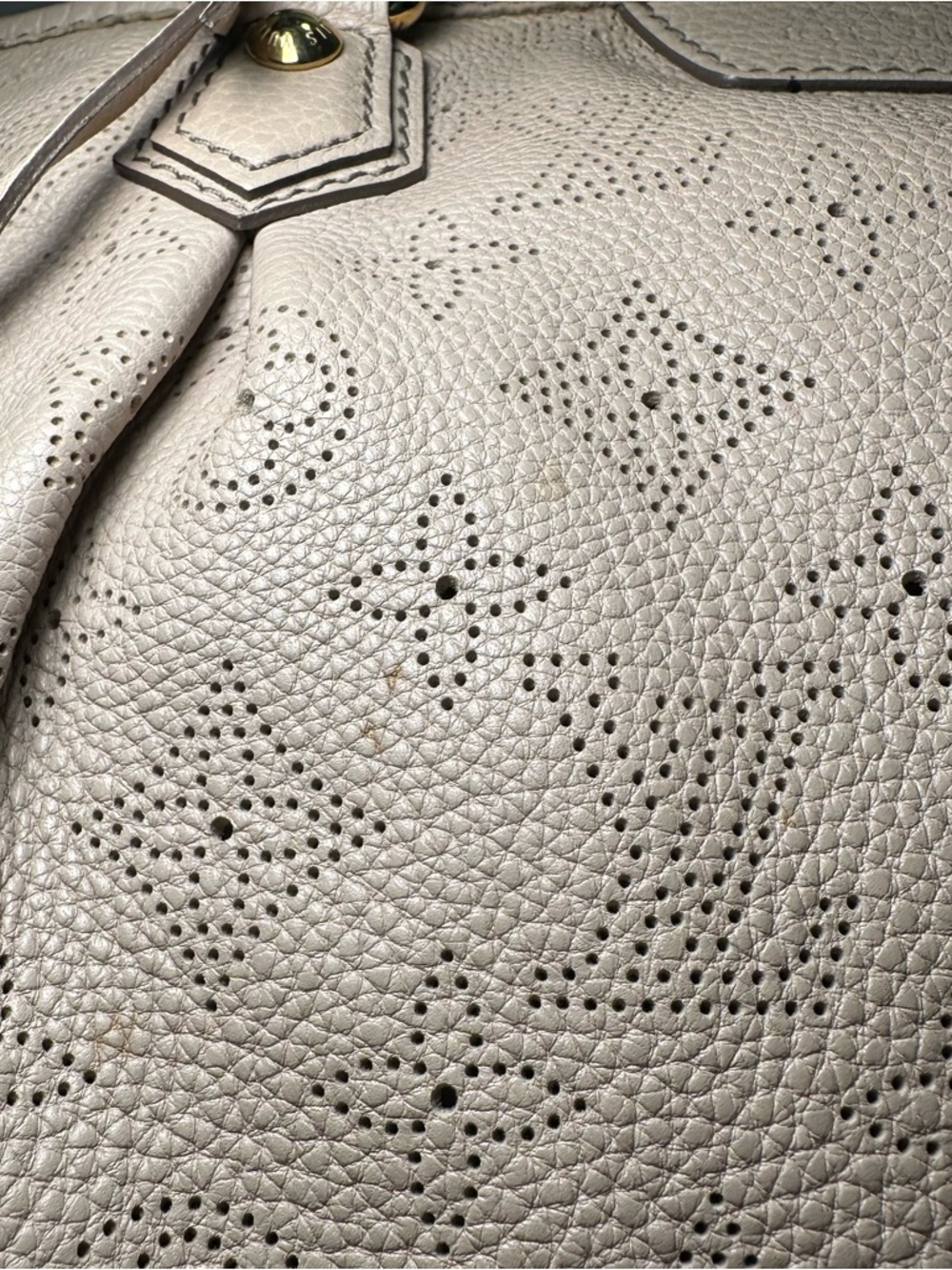 Louis Vuitton Mahina Leather Perforated Hobo Shoulder Bag - Picture 4 of 16